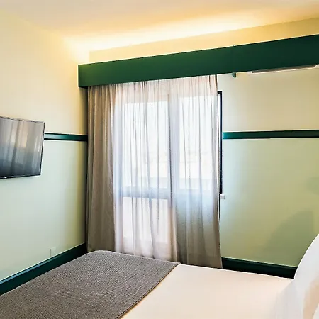 Express & - Principe Real By Ihg Hotel