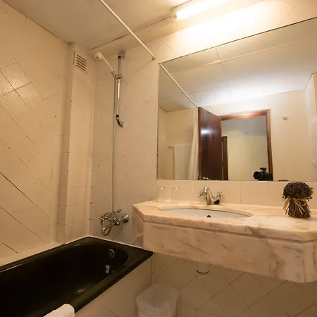 Отель Express & - Principe Real By Ihg 3*
