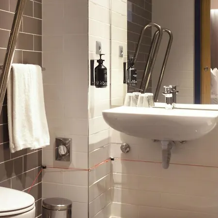Express & - Principe Real By Ihg Lisboa