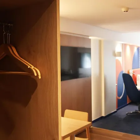 Express&suites - Real By Ihg 3*