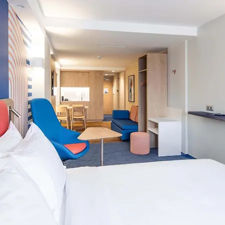 Express&suites - Real By Ihg