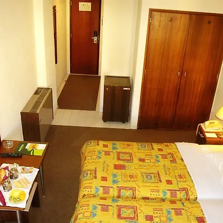 Express & - Principe Real By Ihg Hotel