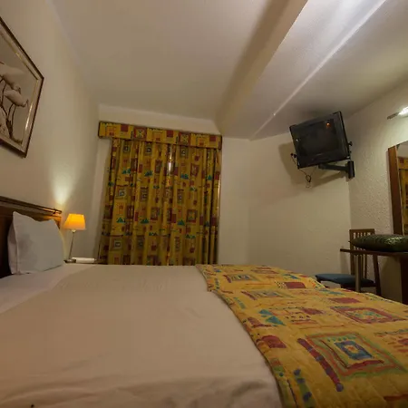 Hotel Express & - Principe Real By Ihg Lisbon