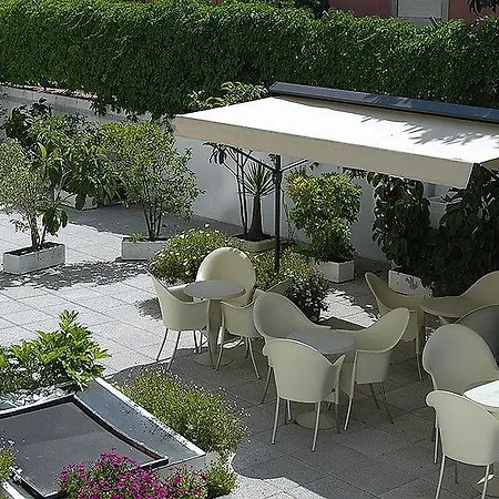 Hotel Express & - Principe Real By Ihg Lisbon