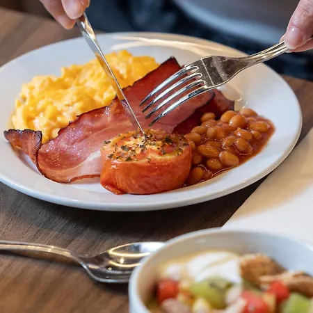 Otel Express & - Principe Real By Ihg 3*